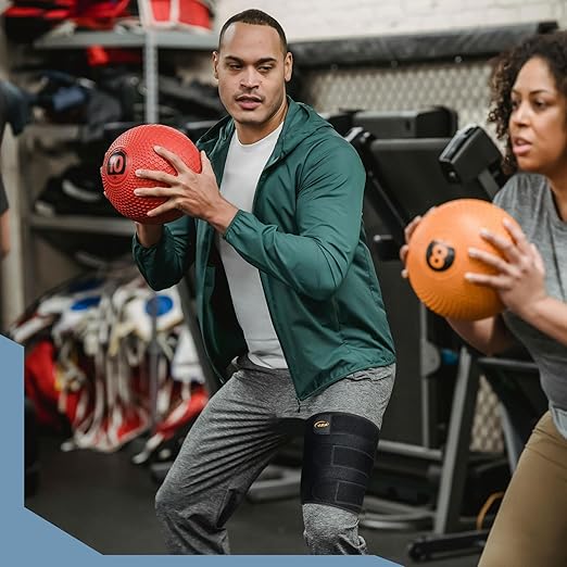 Hamstring Compression Sleeve with 3 Adjustable Straps,Thigh Compression Sleeve for Men Women,Thigh Wrap Compression for Pulled Hamstring,Groin ,Quad,Hamstring Brace for Hamstring Injury, Leg Brace for Upper Thigh support (Black, Medium)