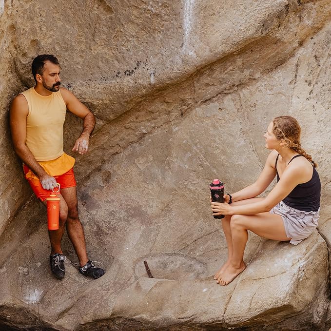 BOTTLE BOTTLE 26 oz Insulated Shaker Bottle Insulated Water Bottle for Men and Women Protein Shaker Bottles for Gym Water Cup orangered