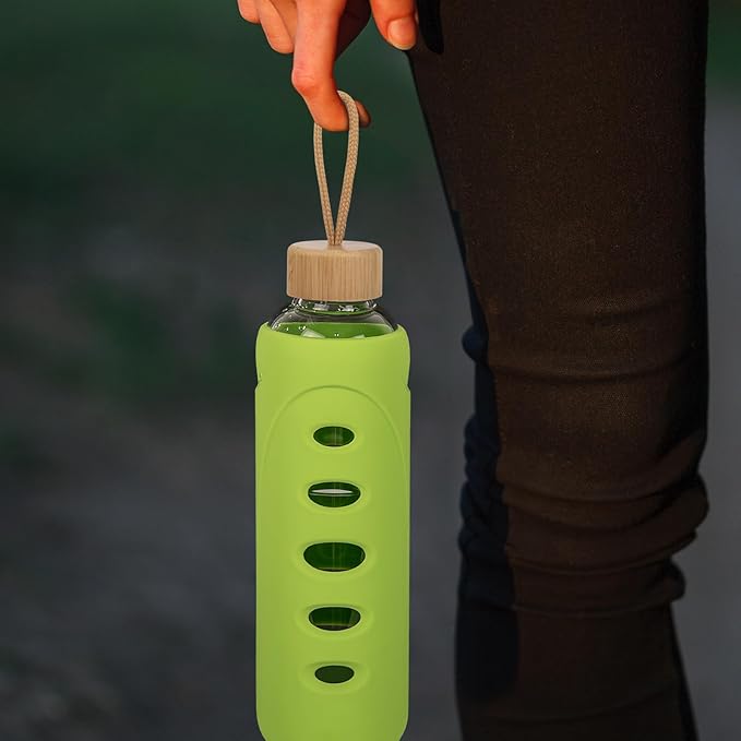 Sport 32oz Glass Water Bottle 1000ml /1 liter Borosilicate Glass Water Bottle Reusable Waterbottle Jugwith Silicone Sleeve and Unique Lid (Green