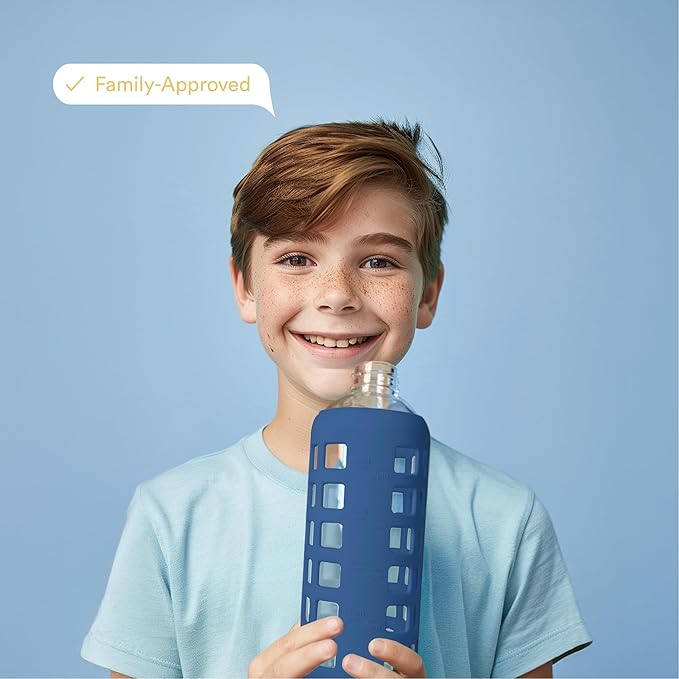 purifyou 40oz / 32oz / 22oz / 12oz Borosilicate Glass Water Bottle with Time & Volume Markers, Silicone Sleeve, Stainless Steel Lid | Reusable Glass Bottle for Water & Juice (22oz Chinese Porcelain)