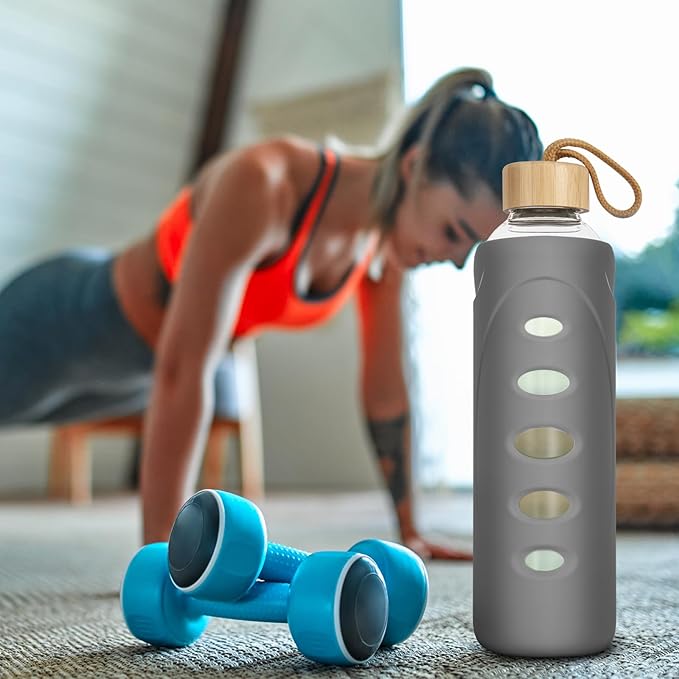 Sport 32oz Glass Water Bottle 1000ml /1 liter Borosilicate Glass Water Bottle Reusable Waterbottle Jugwith Silicone Sleeve and Unique Lid (Grey