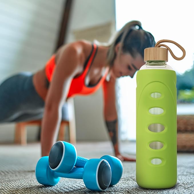 Sport 32oz Glass Water Bottle 1000ml /1 liter Borosilicate Glass Water Bottle Reusable Waterbottle Jugwith Silicone Sleeve and Unique Lid (Green