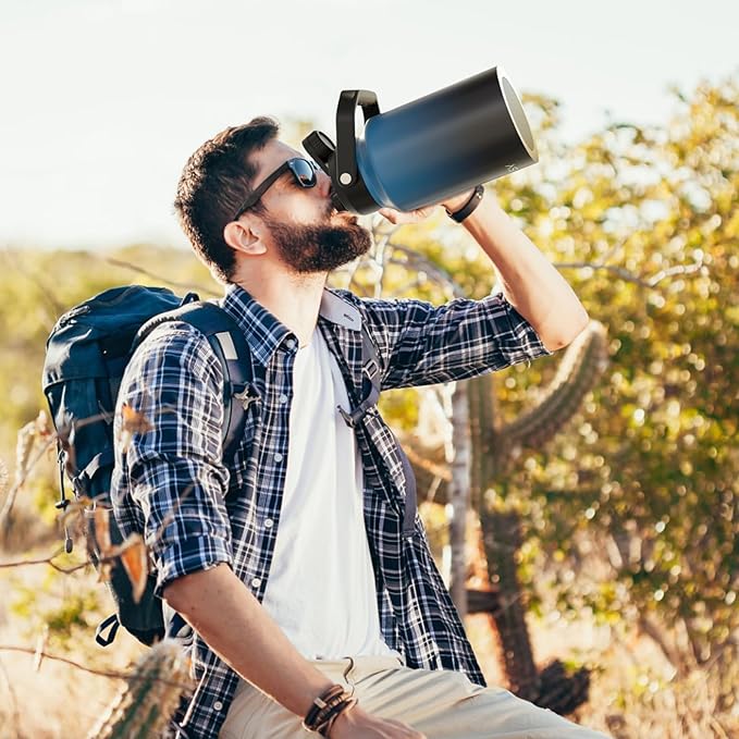 Half Gallon Water Bottle Insulated(Cold for 48 Hrs),BPA Free&Leak Proof,64oz Stainless Steel Water Jug/Flask,Big thermo,Large Water Bottle with Handle for Gym,Hiking,Camping,Gradient Blue