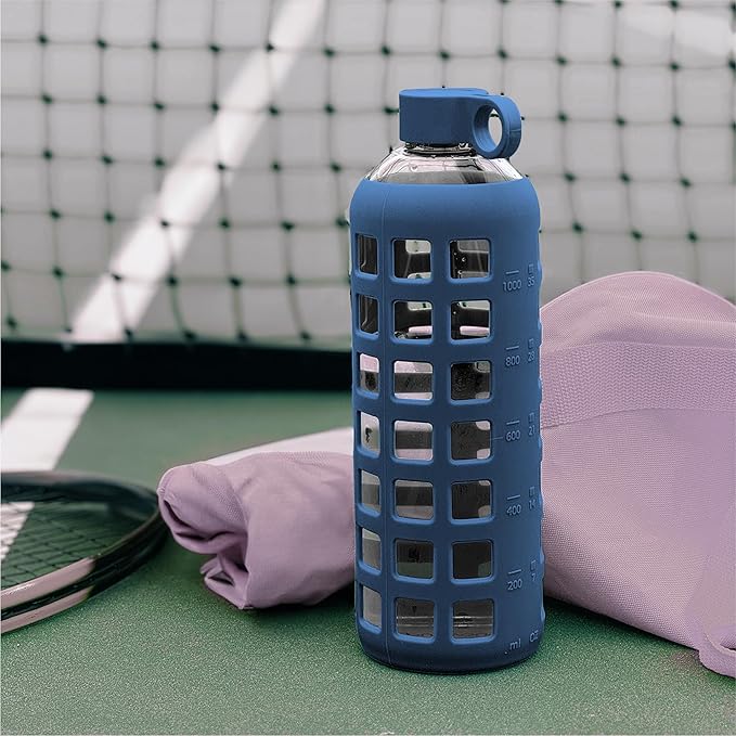 purifyou 40oz / 32oz / 22oz / 12oz Borosilicate Glass Water Bottle with Time & Volume Markers, Silicone Sleeve, Stainless Steel Lid – Reusable Glass Bottle for Water & Juice (32oz Chinese Porcelain)