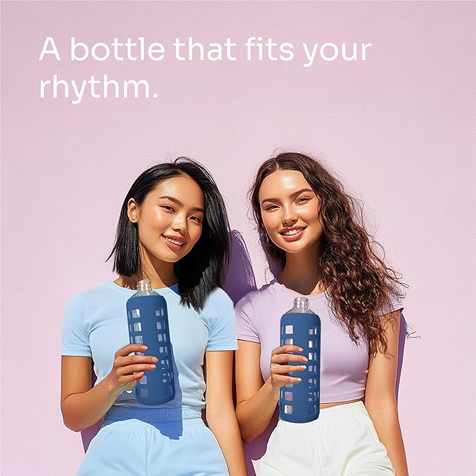 purifyou 40oz / 32oz / 22oz / 12oz Borosilicate Glass Water Bottle with Time & Volume Markers, Silicone Sleeve, Stainless Steel Lid | Reusable Glass Bottle for Water & Juice (22oz Chinese Porcelain)