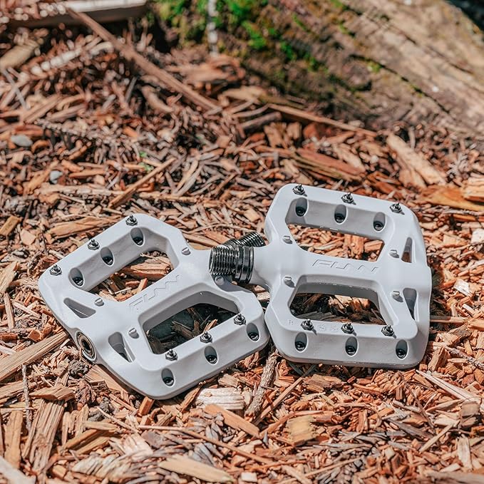 Funn Taipan S Glass Fiber Reinforced Thermoplastic Bike Pedals with 9/16-inch CrMo Axles for MTB/BMX/Urban/Gravel Riding, Suitable for Youth, Kids and Young Riders